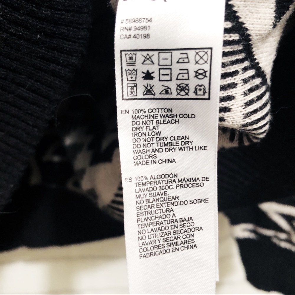 Forever 21 Aztec Print Sweater - Picture 7 of 7